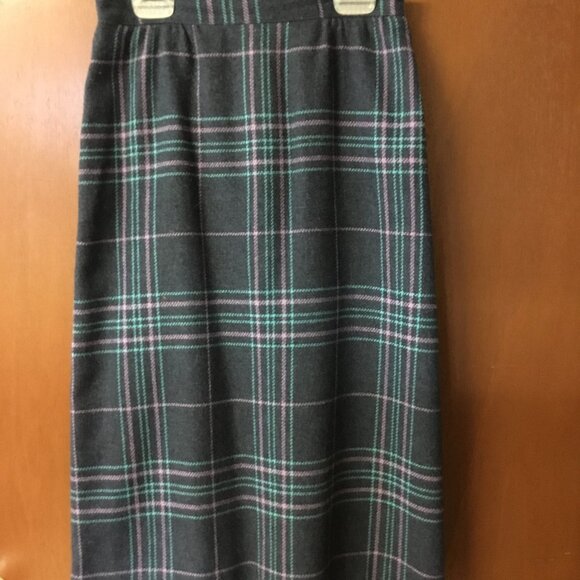 Skirt - Picture 1 of 2